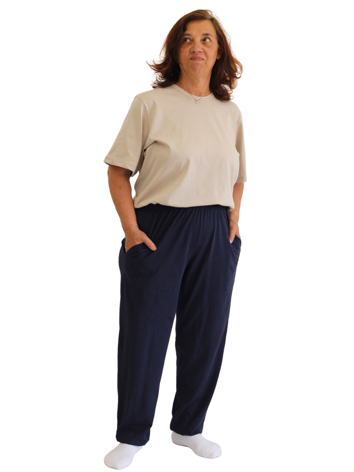 Alltagstauglicher Pflegeoverall in Freizeitanzug-Optik | Unisex | mit Reißverschluss am Rücken - 9023 MC PL