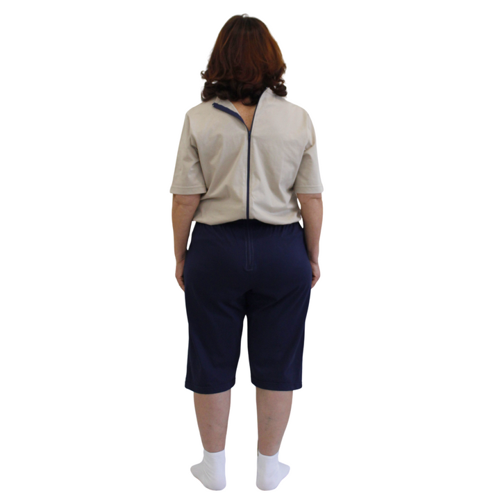 Alltagstauglicher Pflegeoverall in Freizeitanzug-Optik | Unisex | mit Reißverschluss am Rücken - 9023 MC PC