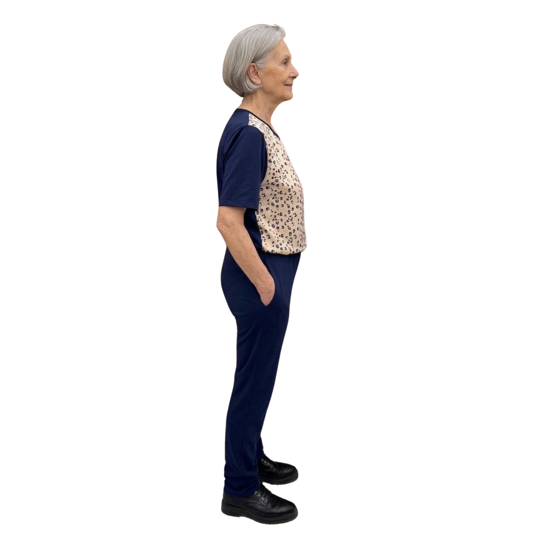 Damen Pflegeoverall kurzarm für Senioren mit Reißverschluss am Rücken | Wasserabweisend | Alzheimer Kleidung aus Baumwolle | Ferrucci Comfort - 9027 MC PL