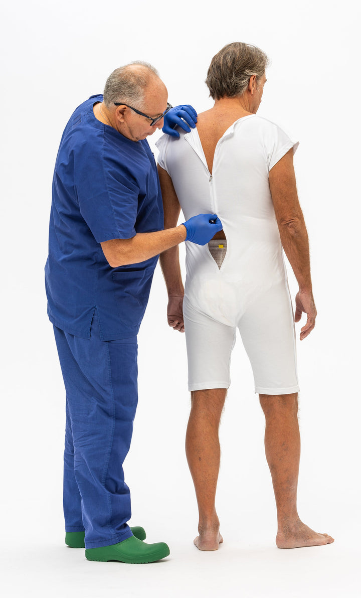 Professioneller Pflegebody mit Rücken- &amp; Beinreißverschluss | Unisex - 9039