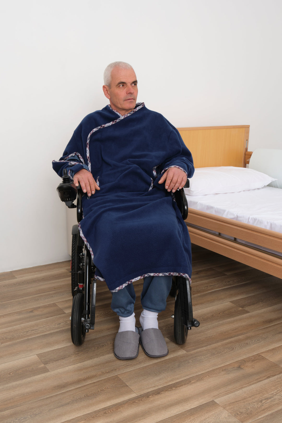 Tragbare Kuscheldecke mit Ärmeln &amp; Taschen | Fleece-Poncho mit seitlichem Klettverschluss